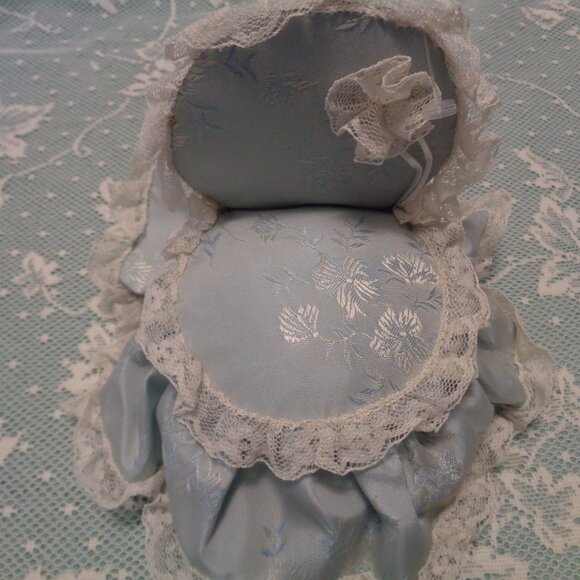 VINTAGE GLASS BUTTERFUL DISH & BLUE SATIN PIN CUSHIN - Picture 14 of 16